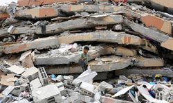 İsrail Gazze'de sivillerin toplandığı alanı hedef aldı