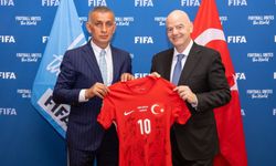 Hacıosmanoğlu, FIFA Başkanı Infantino ile bir araya geldi