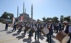 Kırkpınar Yağlı Güreşleri davul zurna ekibinin davetleriyle başladı