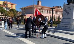 Çanakkale'de 29 Ekim kutlamaları çelenk sunumuyla başladı