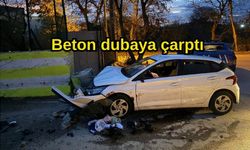 Beton dubaya çarpan otomobilin sürücüsü yaralandı.