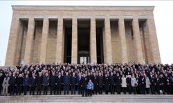 Bakan Tekin, tüm illerden gelen öğretmenlerle Anıtkabir'i ziyaret etti