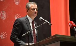 "Ekonomide de sosyal yaşamda da adalette de anayasa yaparken yazarken uygularken de çare; eşitlikte"