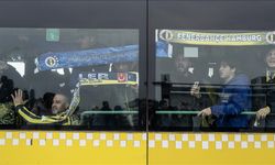 Fenerbahçeli taraftarlar, derbi için Tüpraş Stadı'na hareket etti