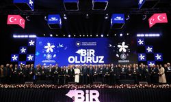 "Asrın birlikteliğine" katkı sağlayan kurum, kuruluş ve özel sektör temsilcilerine plaket