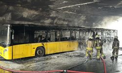 Seyir halindeki halk otobüsü yandı