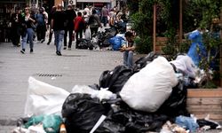İşçiler greve gitti çöpler dağ oldu