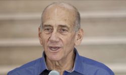 Olmert, Gazze'de yaptıklarının "savaş suçuna çok yakın olduğunu" söyledi