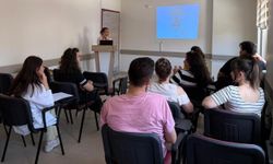 Gelibolu'da sağlık personeli KKKA hastalığı konusunda bilgilendirildi