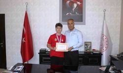 Biga’nın gururu Tüzüner’den, Balkanlar’da gümüş madalya!