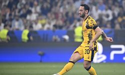 Hakan Çalhanoğlu'nun sağ bacağında…