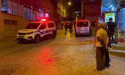 Firari hükümlünün yakalanmasını engellemeye çalışan yakınları, polis memurunu yaraladı