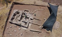 Tarlada yaklaşık 1700 yıllık Roma hamamı gün yüzüne çıkarıldı