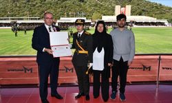 15 Temmuz şehidi Ömer Halisdemir'in kızı teğmen oldu