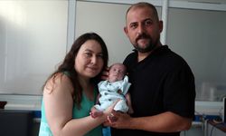 800 gram doğan bebek, 4 aylık kuvöz sürecinin ardından taburcu edildi