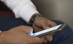 Tuvaletteyken akıllı telefonla vakit geçirmek hemoroid riskini artırıyor