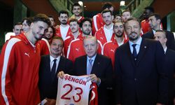Cumhurbaşkanı Erdoğan A Milli Erkek Basketbol Takımı'nı kabul etti