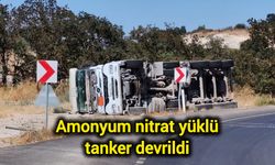 Amonyum nitrat yüklü tanker devrildi