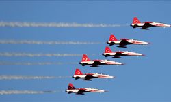 Türk Yıldızları, gösteri uçuşu yaptı