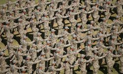 Türk Silahlı Kuvvetlerine muvazzaf subay adayı temini için başvuru süresi uzatıldı