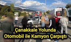 Çanakkale Yolunda Otomobil ile Kamyon Çarpıştı