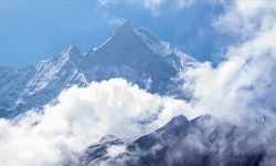 Everest’te Kar Fırtınası! Yüzlerce dağcı mahsur kaldı