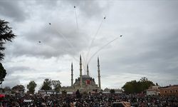 Türk Yıldızları, gösteri uçuşu yaptı