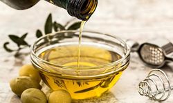 Taze sıkım zeytinyağı diz kireçlenmesini hafifletiyor