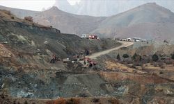 Maden göçüğünde kaybolan işçiyi arama çalışmaları yeniden başladı