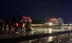 Trafik kazasında traktörde sıkışan sürücü itfaiye ekiplerince kurtarıldı