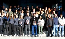 ÇOMÜ'de Kupa Sevinci