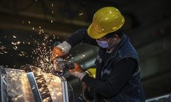 Sanayi üretim endeksi ekimde aylık yüzde 0,8 azaldı, yıllık yüzde 2,2 arttı