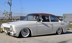 Çocukluğunda başlayan Anadol sevgisini, yol arkadaşı "Binnaz" ile yaşatıyor