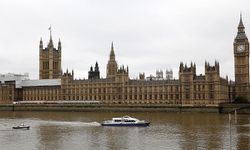 İngiltere, Suriye'ye yatırım yapmak isteyen şirket ve bankalar için kurallar kılavuzu yayımladı