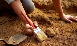 Dinozor ayak izleri bulundu