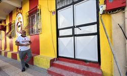 Galatasaray "sevgisini" evinin duvarına yansıttı