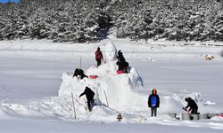 Sarıkamış şehitleri anısına kardan heykellerin yapımına başlandı