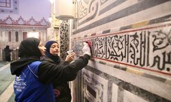 Gönüllü gençler cami temizledi