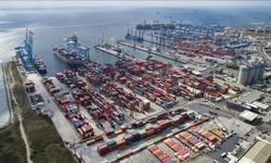 Türkiye limanlarında 2025'te Cumhuriyet tarihinin yük elleçleme rekoru kırıldı