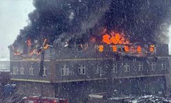 Fabrikada Yangın! İtfaiye ekipleri müdahale ediyor