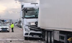 Tanker ile tır çarpıştı
