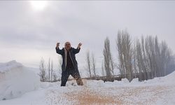 "Kuşlar aç kalmasın" diye kışın 10 ton hububatı doğaya bırakıyor