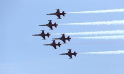 Türk Yıldızları, Çanakkale'de gösteri uçuşu yaptı