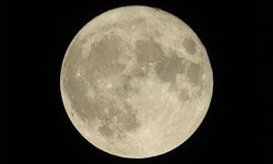 Ay'da iki yeni mineral keşfedildi