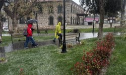 Trakya'da yer yer dolu yağışı etkili oldu (Video)