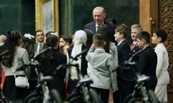 Cumhurbaşkanı Erdoğan çocuklarla bir araya geldi