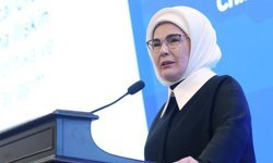 Emine Erdoğan'dan "Aile ve Nüfus 10 Yılı Vizyon Belgesi" paylaşımı