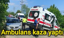 Ambulans kaza yaptı