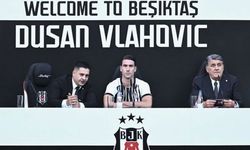 Beşiktaş Kulübü, Sırp golcü Dusan Vlahovic için imza töreni düzenledi