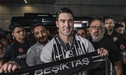 Beşiktaş, Vlahovic ile 3 yıllık sözleşme imzaladı